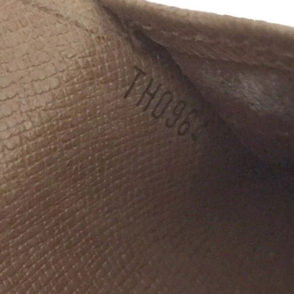 ❤️Louis Vuitton
LV Monogram Coated Canvas Elise Wallet - Picture 12 of 13